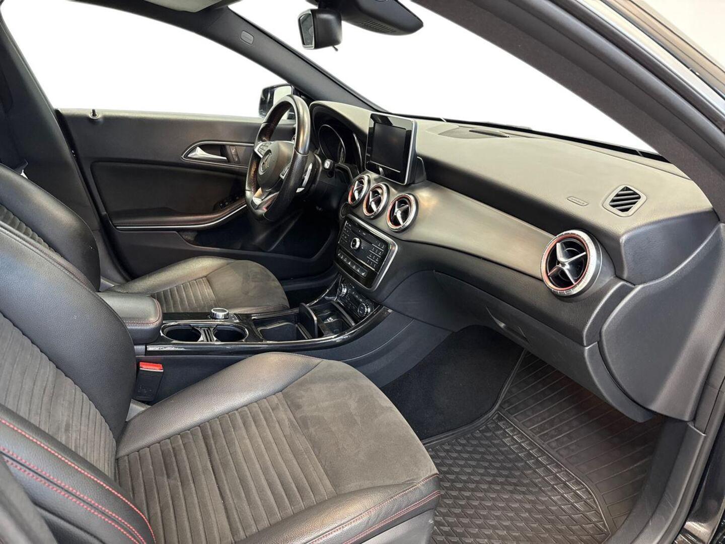 MERCEDES-BENZ CLA 2015
