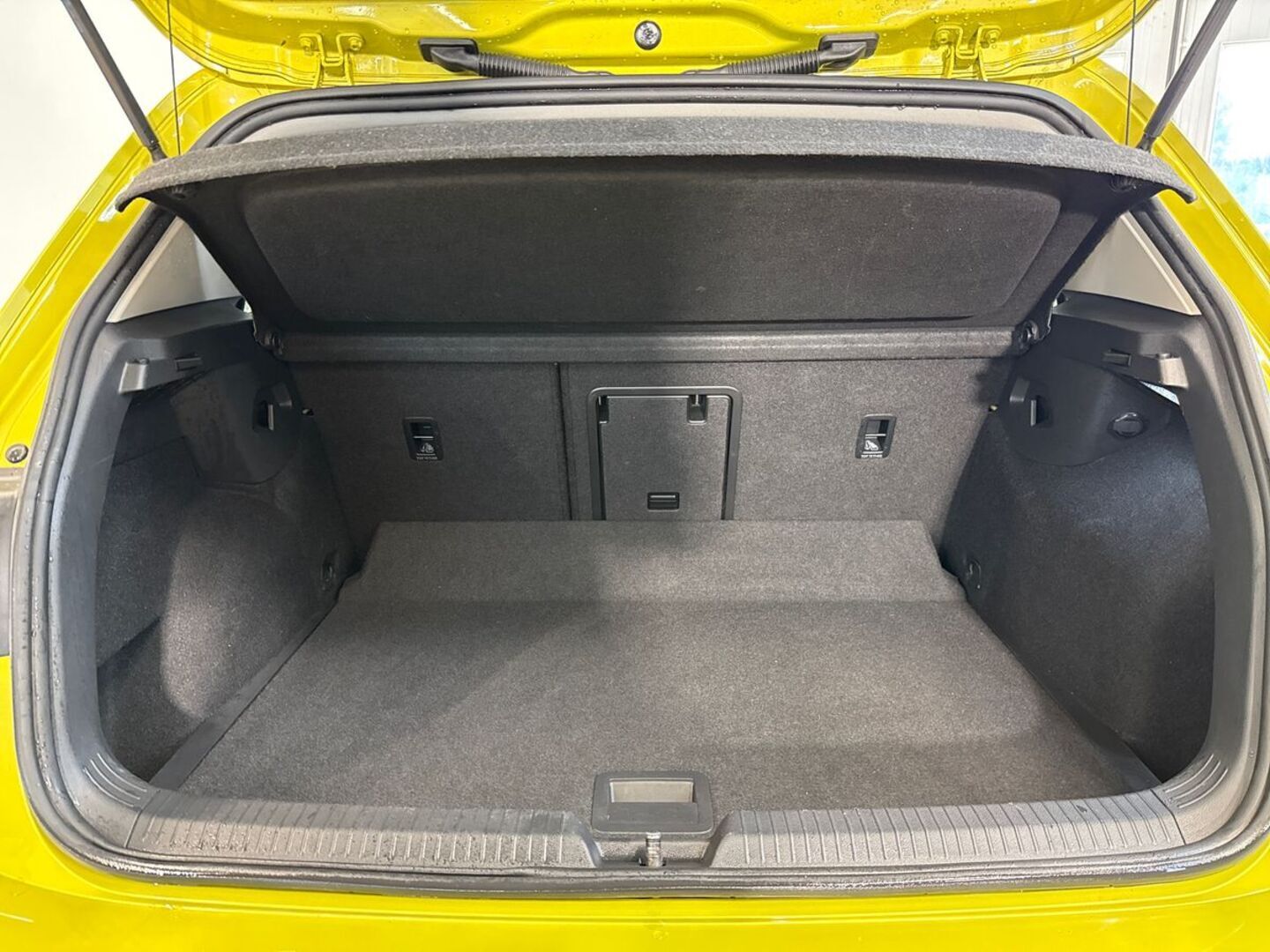 VOLKSWAGEN Golf 11