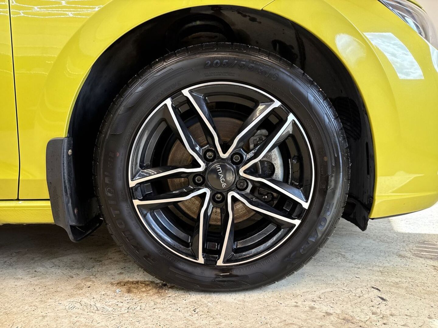 VOLKSWAGEN Golf 15