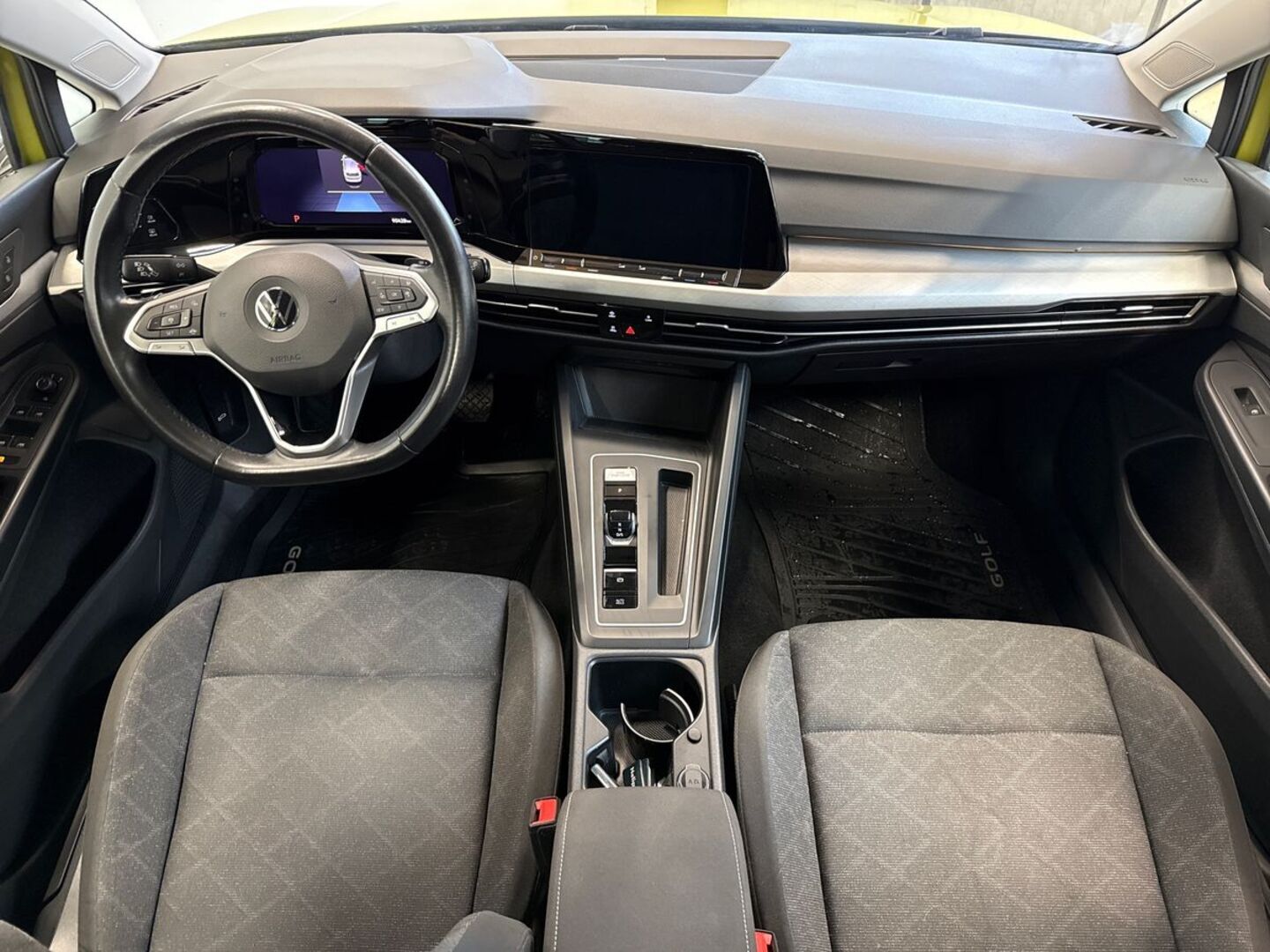VOLKSWAGEN Golf 18