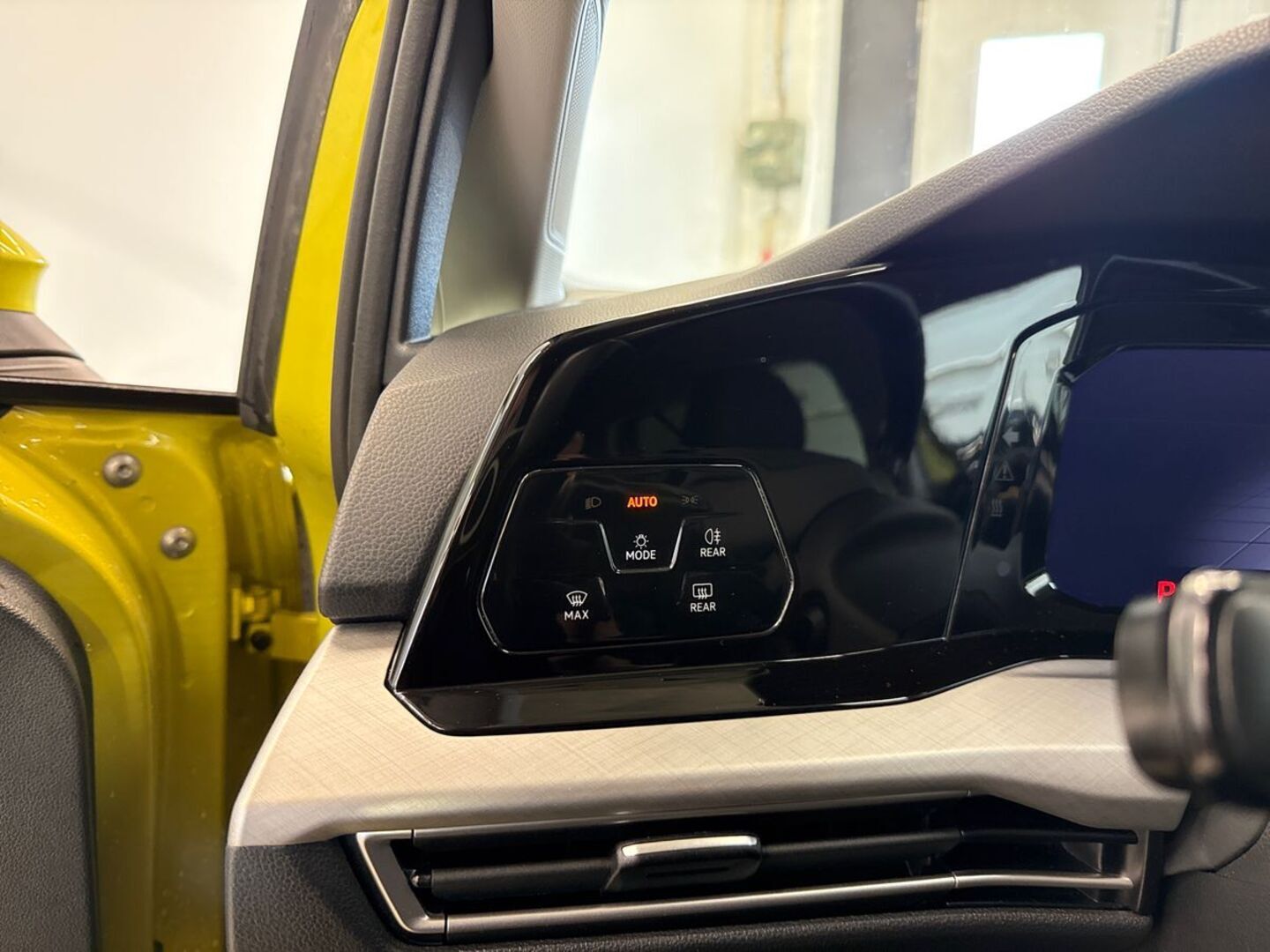 VOLKSWAGEN Golf 21