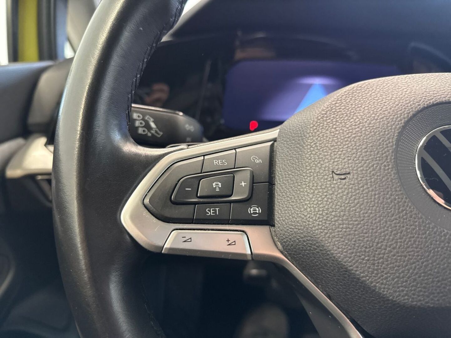 VOLKSWAGEN Golf 22