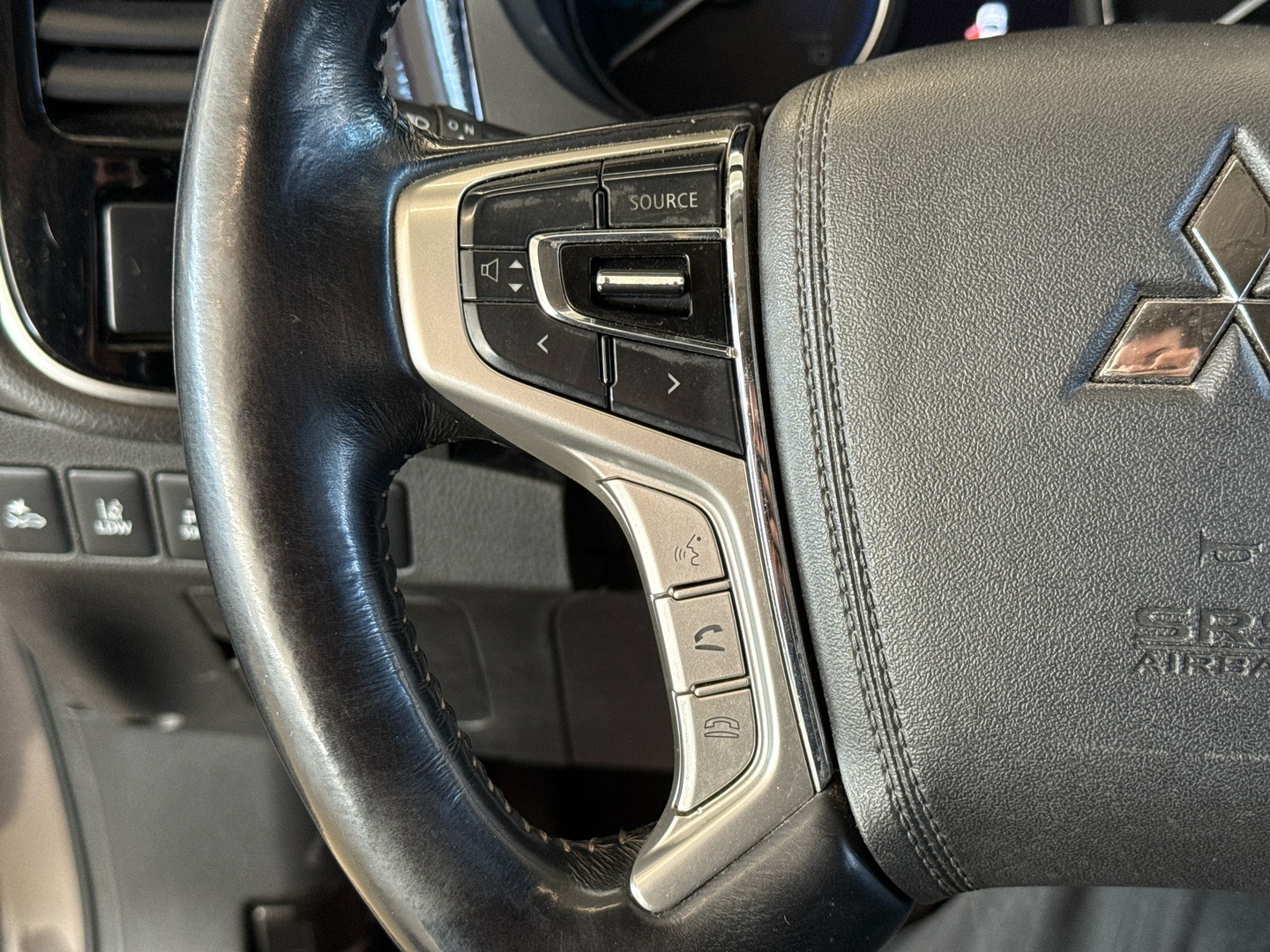 MITSUBISHI Outlander PHEV 2019