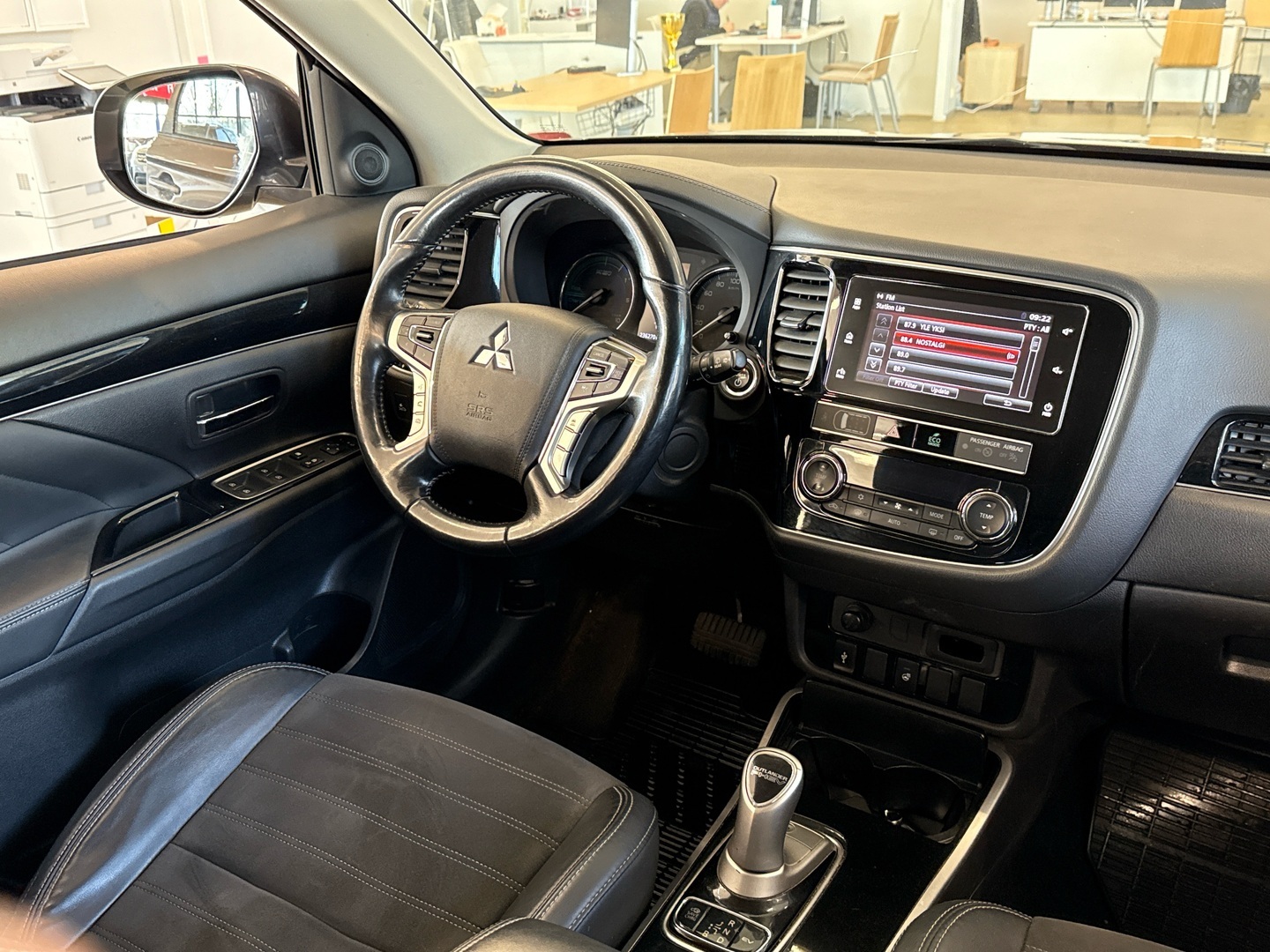 MITSUBISHI Outlander PHEV 2019