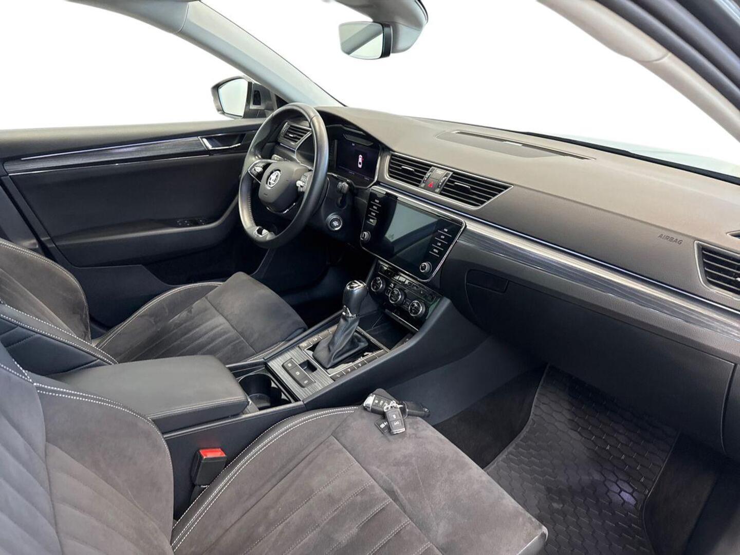 SKODA Superb 9