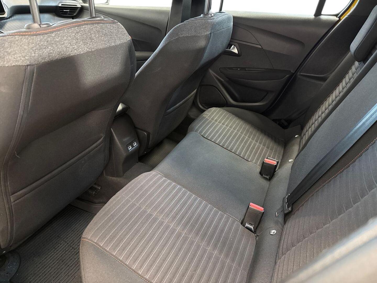 PEUGEOT 208 10