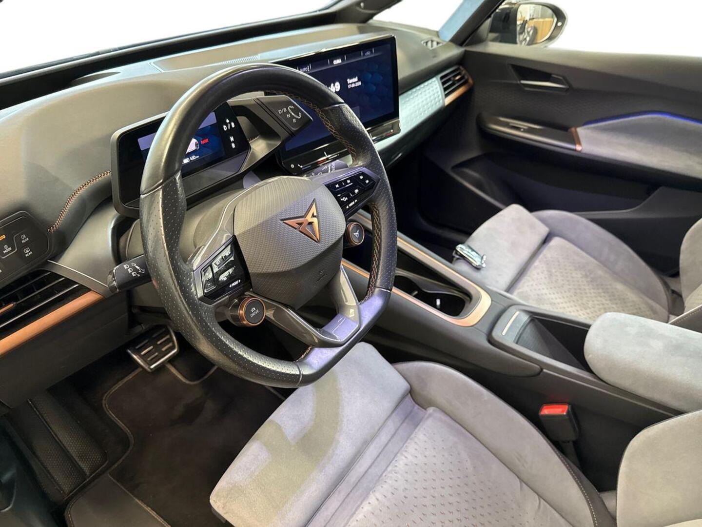 CUPRA Born 7