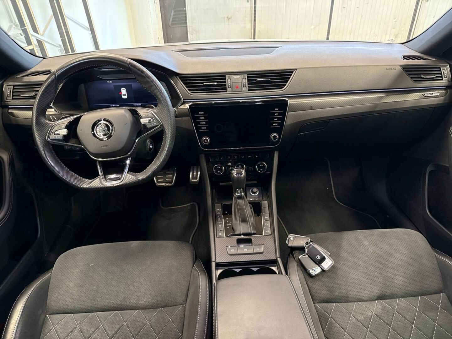 SKODA Superb 19