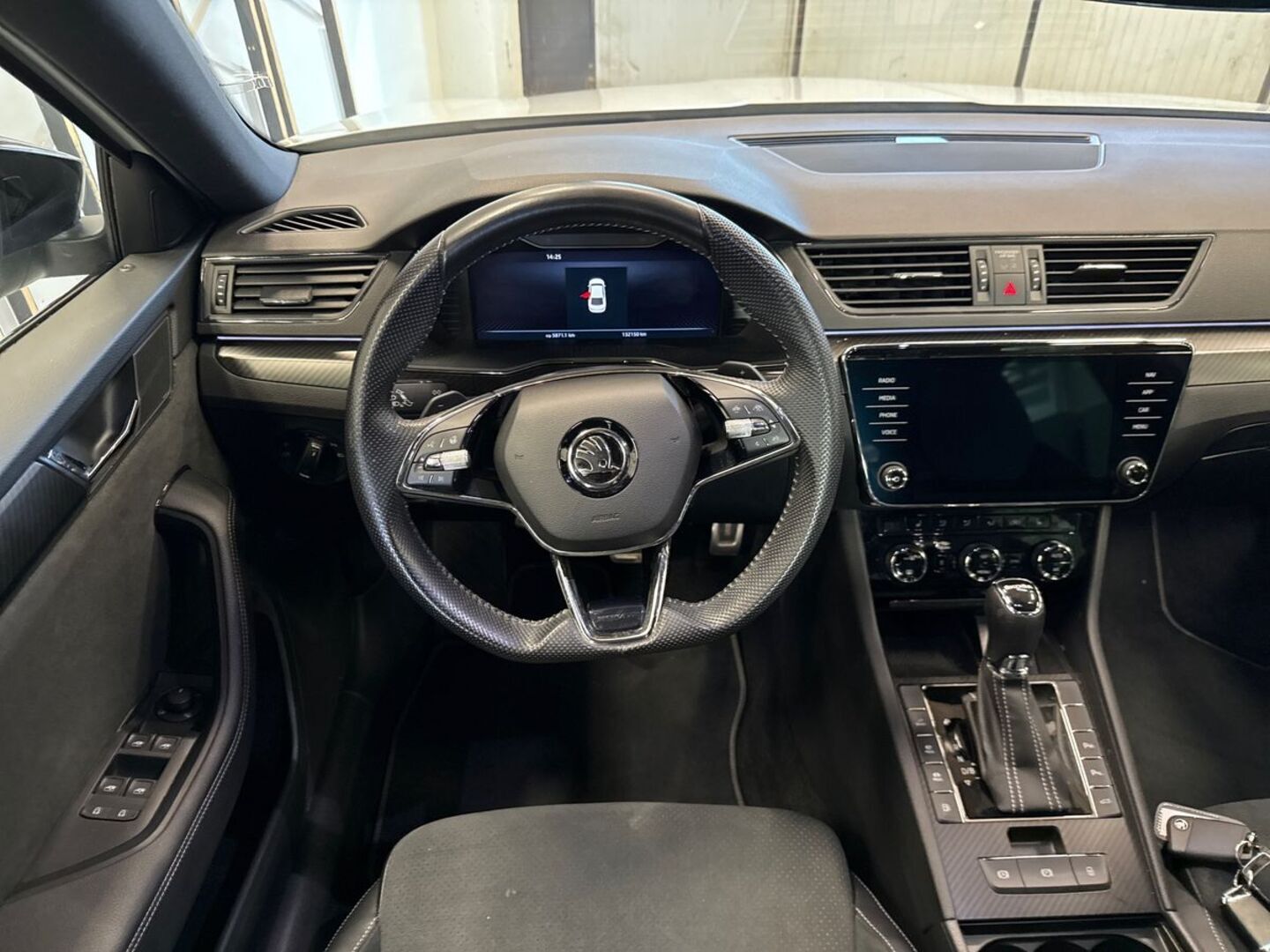 SKODA Superb 21