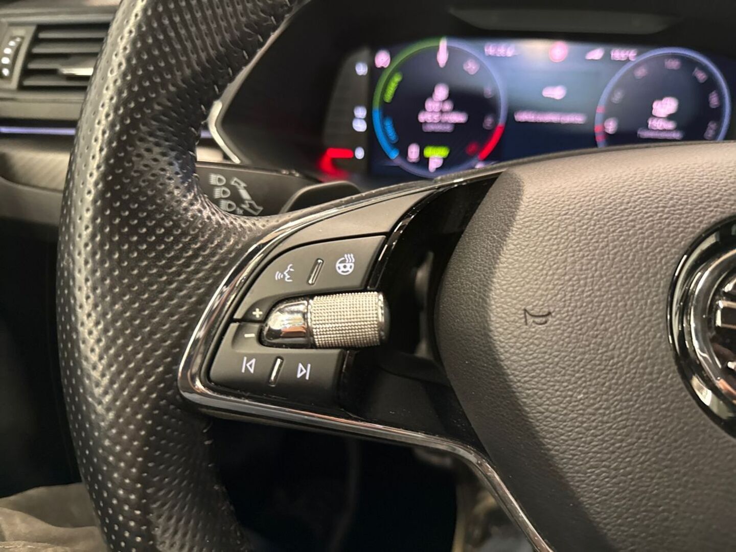 SKODA Superb 23