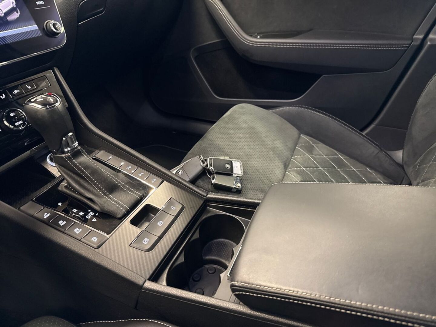 SKODA Superb 28