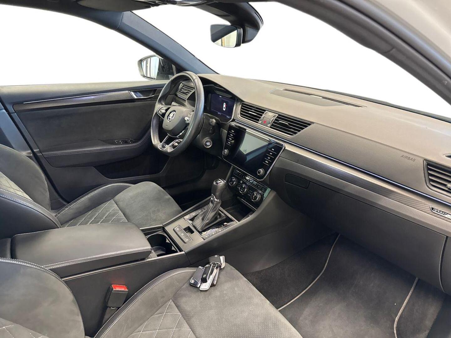 SKODA Superb 9
