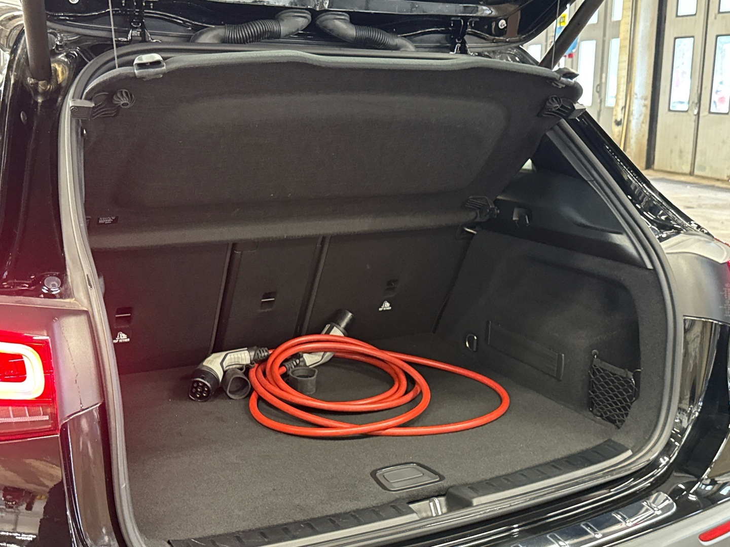 MERCEDES-BENZ EQA 2022