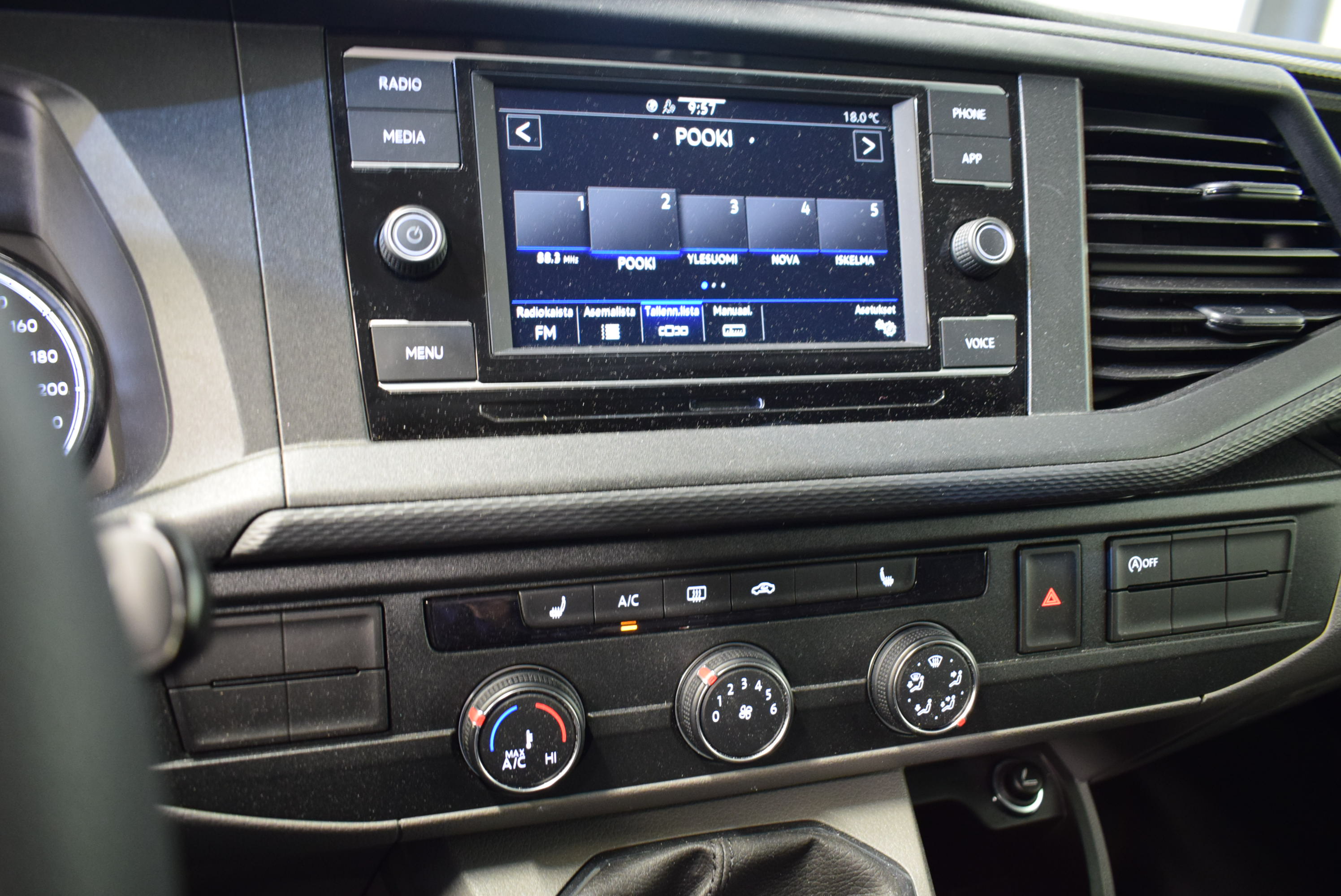 Volkswagen Transporter 2023