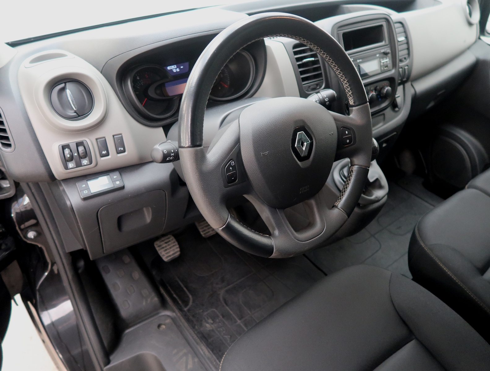 RENAULT Trafic Passenger 2019