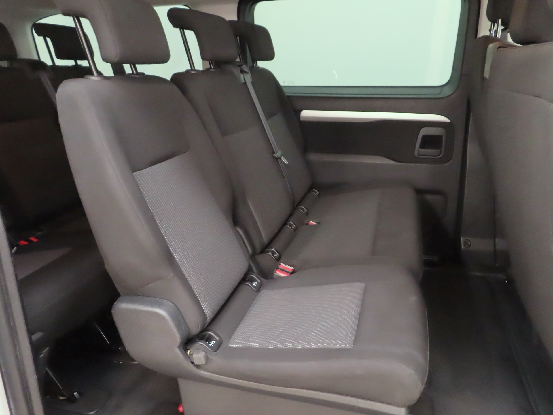 Peugeot Traveller 2022