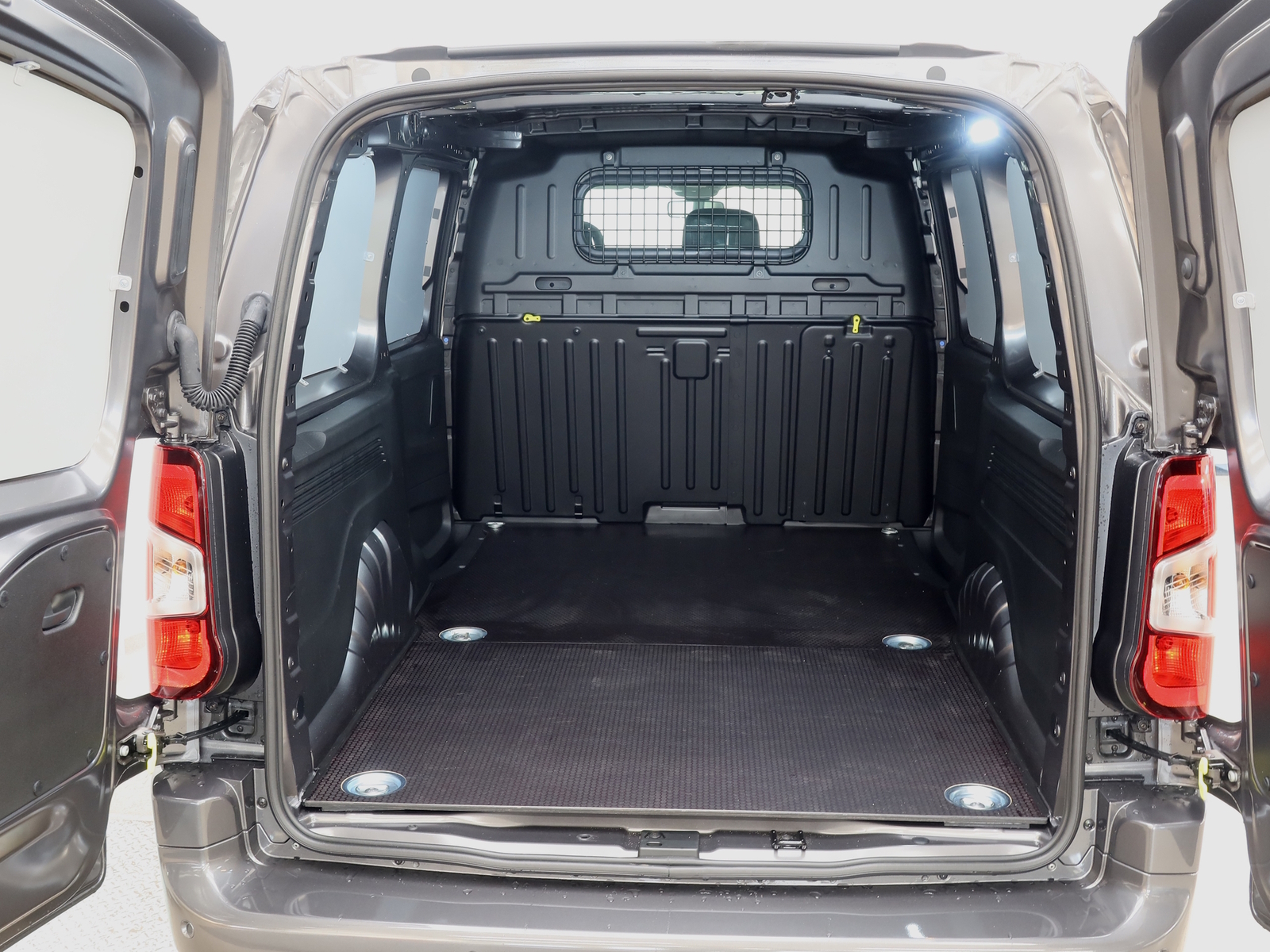 Peugeot e-Partner 2024