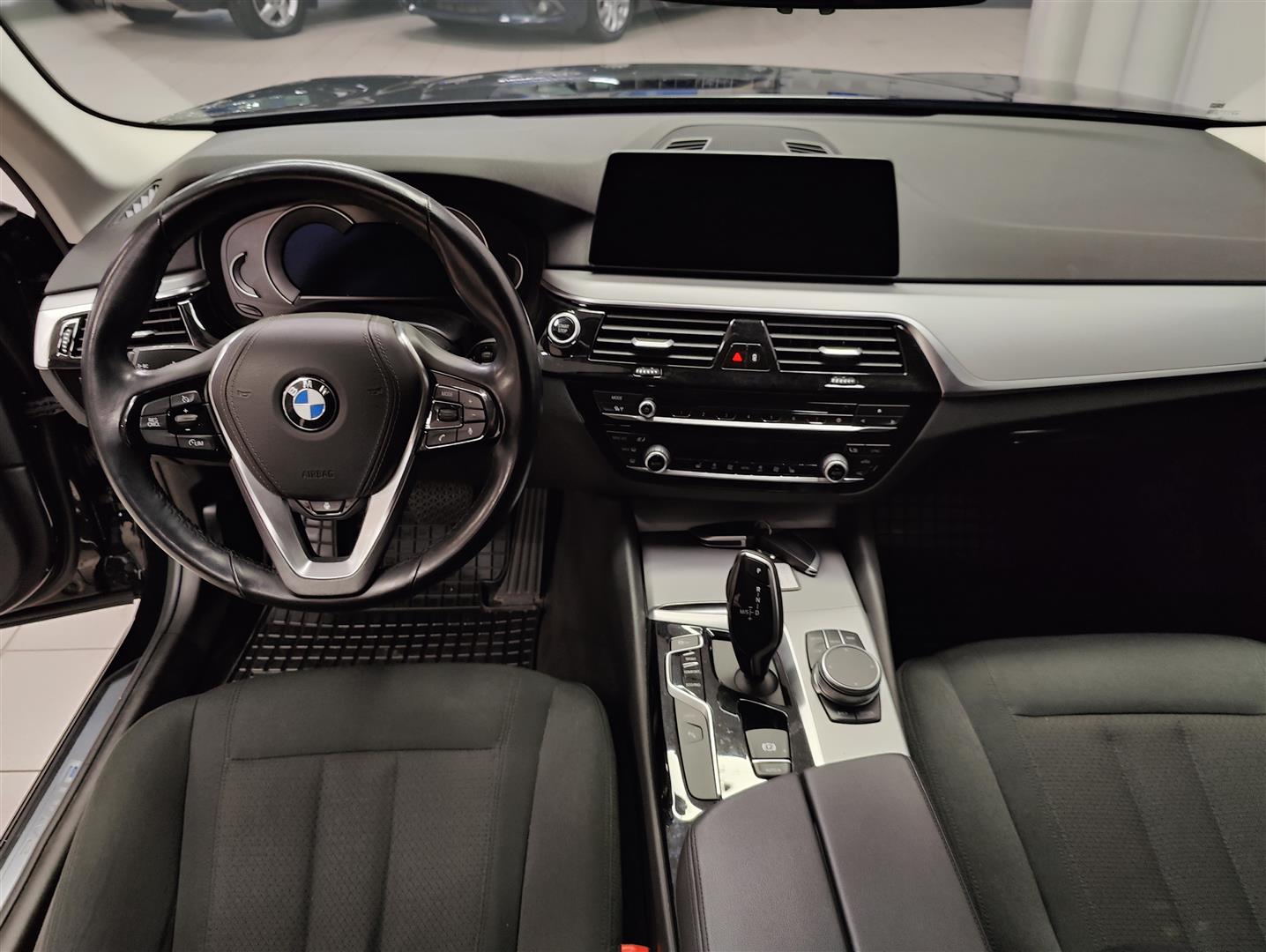BMW 530 2019