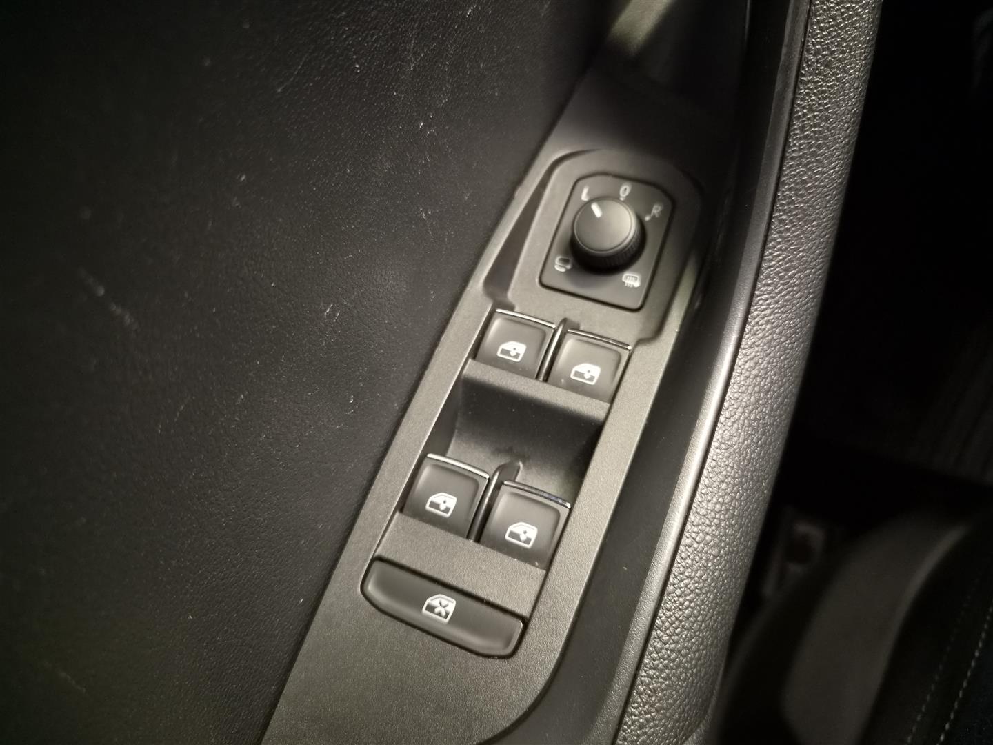 SKODA Karoq 2019
