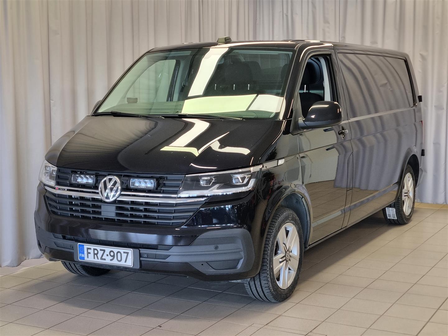 VOLKSWAGEN Transporter 2024