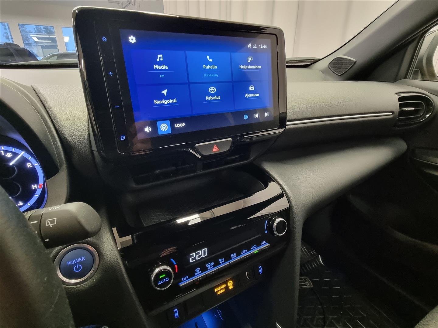 TOYOTA Yaris Cross 2024