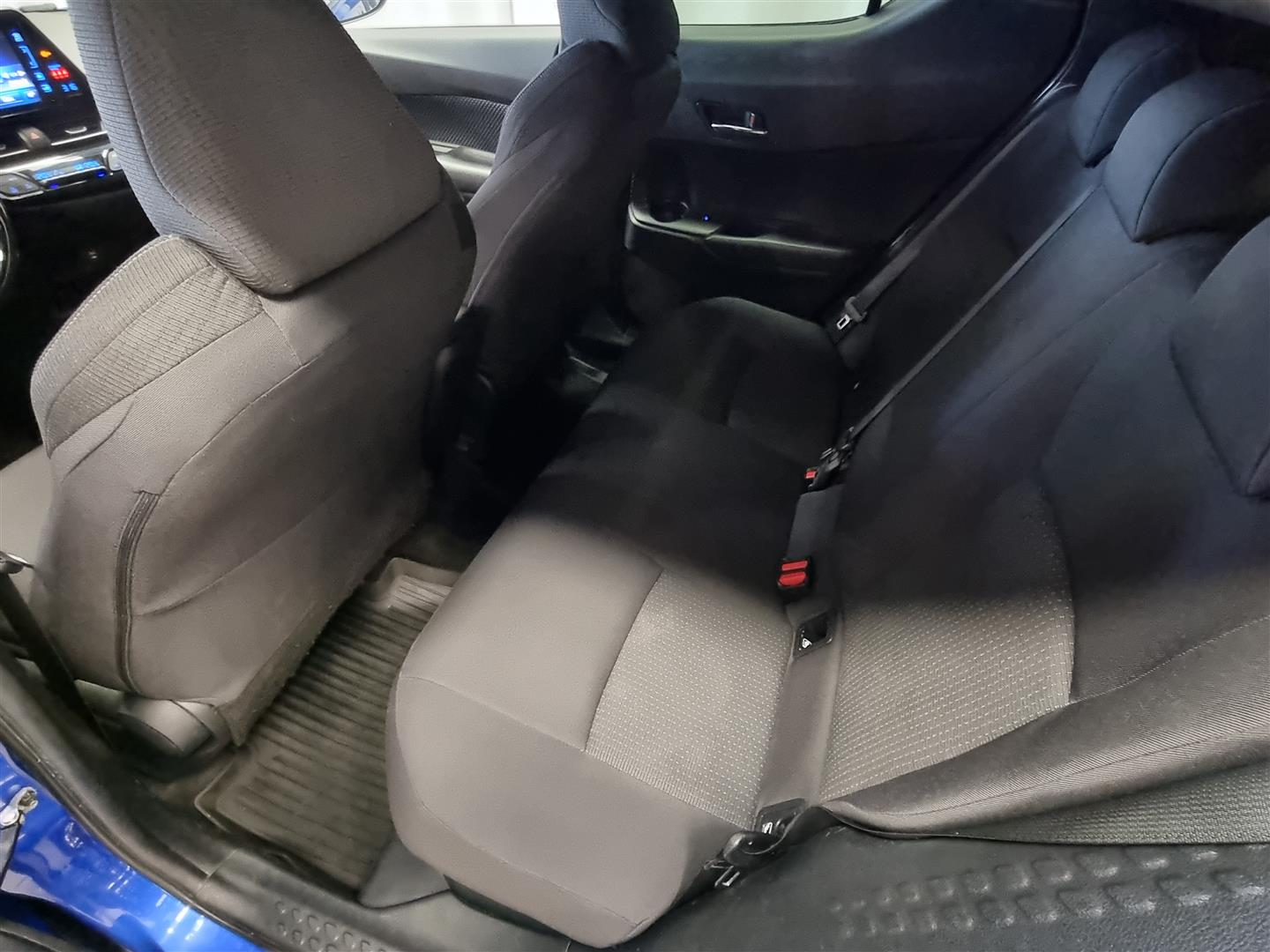 TOYOTA C-HR 2017