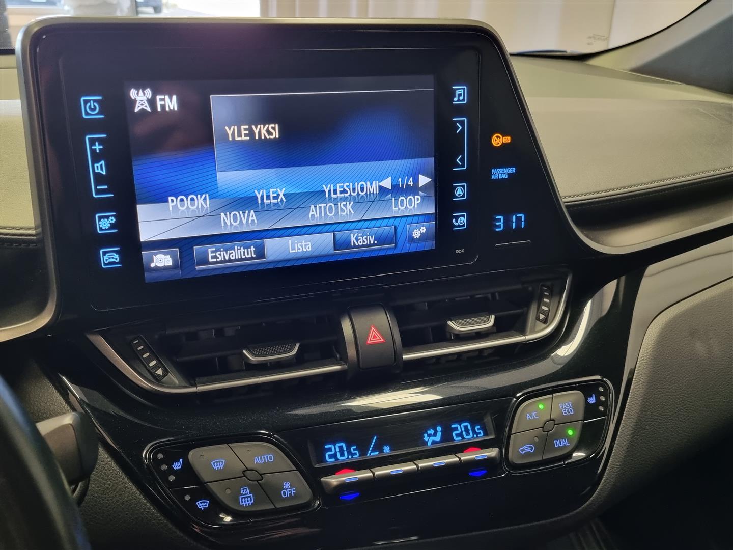 TOYOTA C-HR 2017
