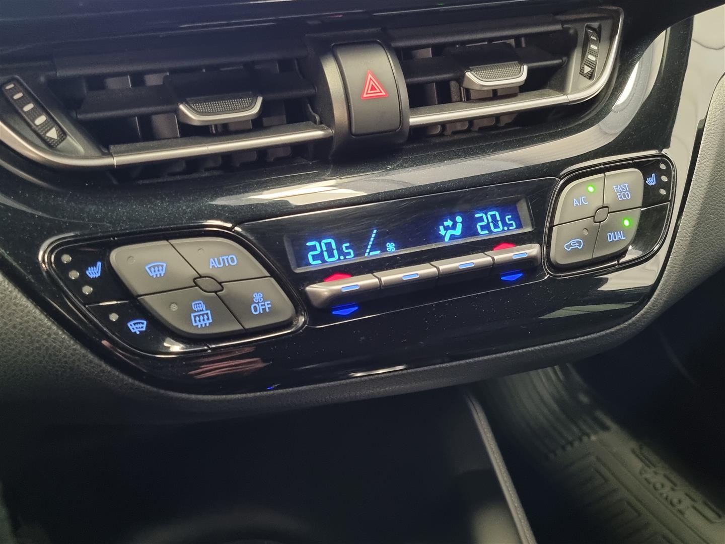TOYOTA C-HR 2017