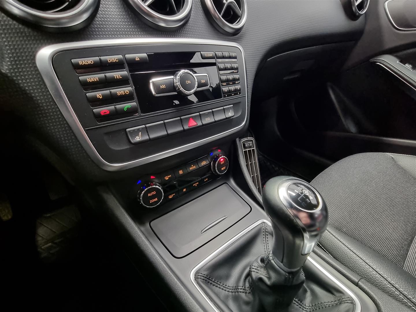 MERCEDES-BENZ A 2014