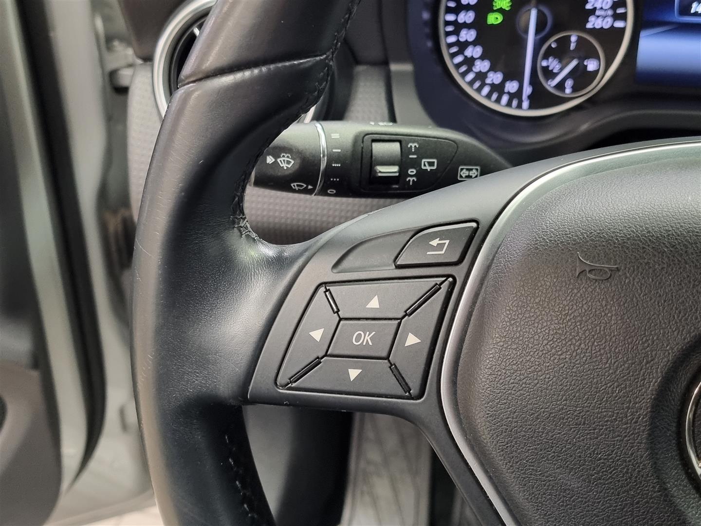 MERCEDES-BENZ A 2014