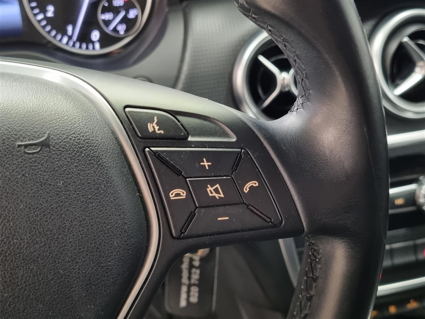 MERCEDES-BENZ A 2014