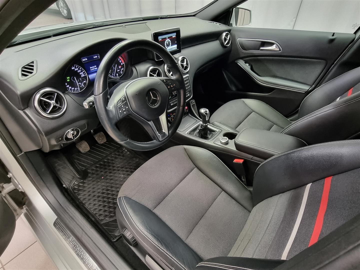 MERCEDES-BENZ A 2014