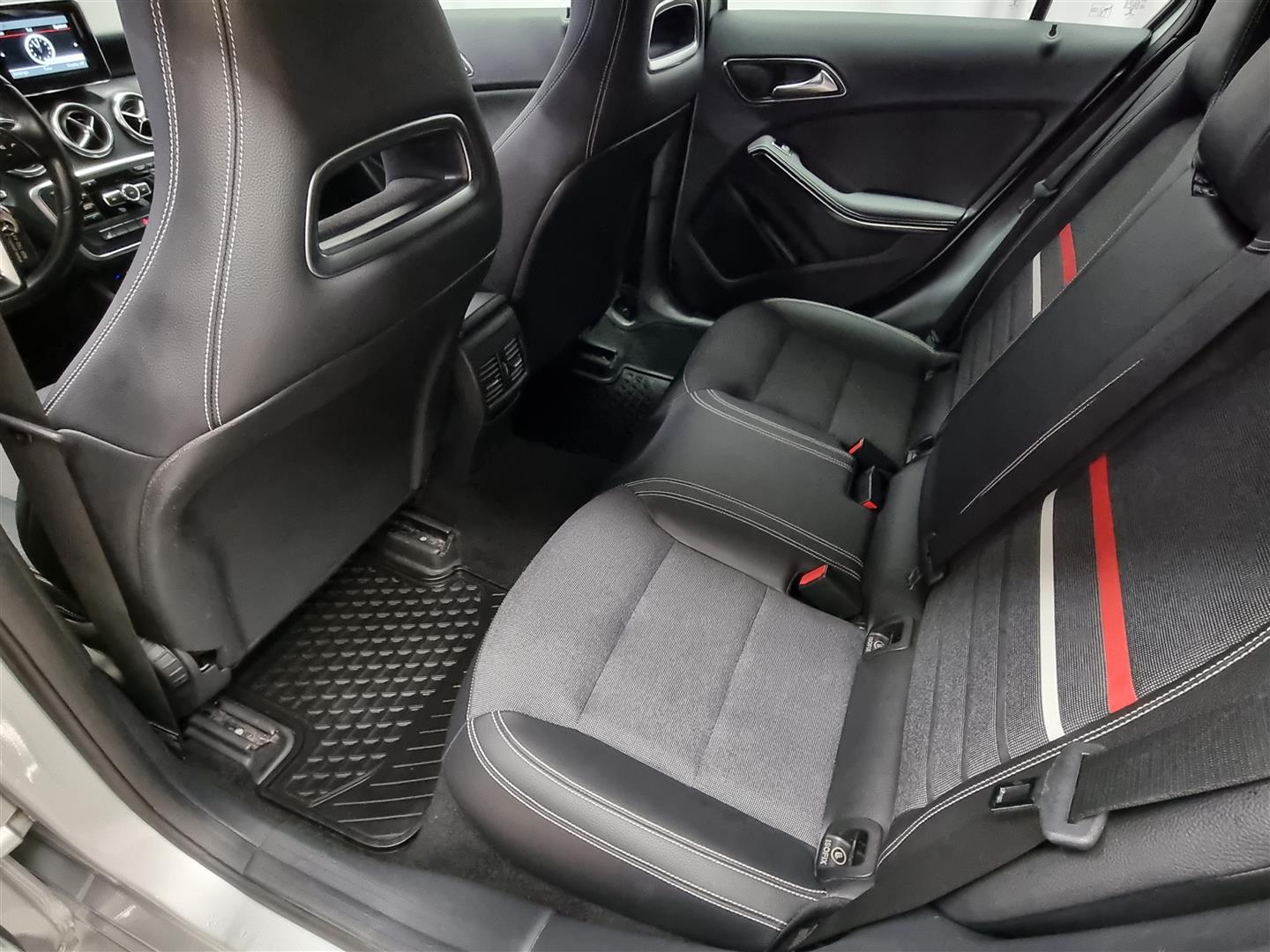 MERCEDES-BENZ A 2014