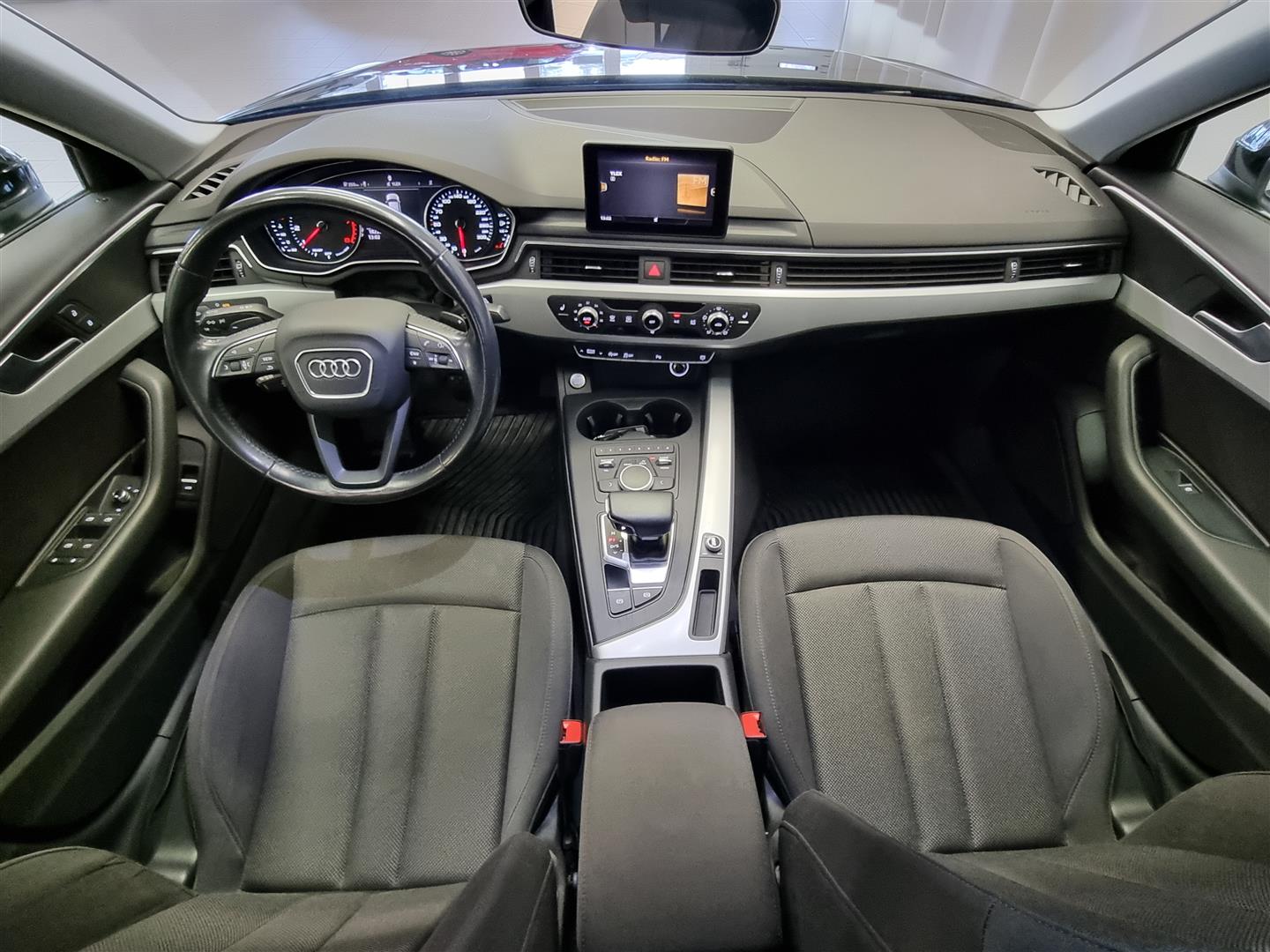 AUDI A4 2017
