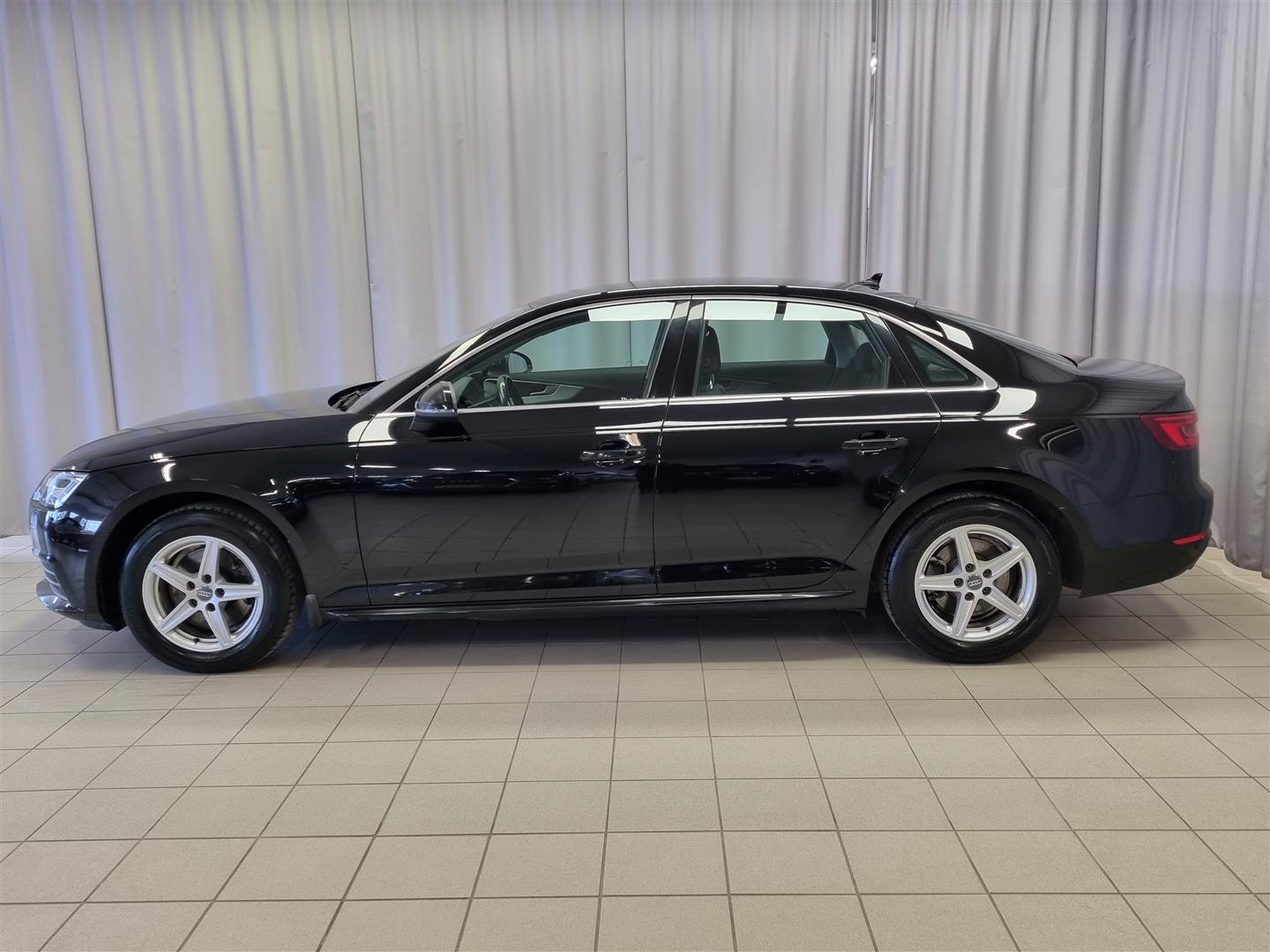 AUDI A4 2017
