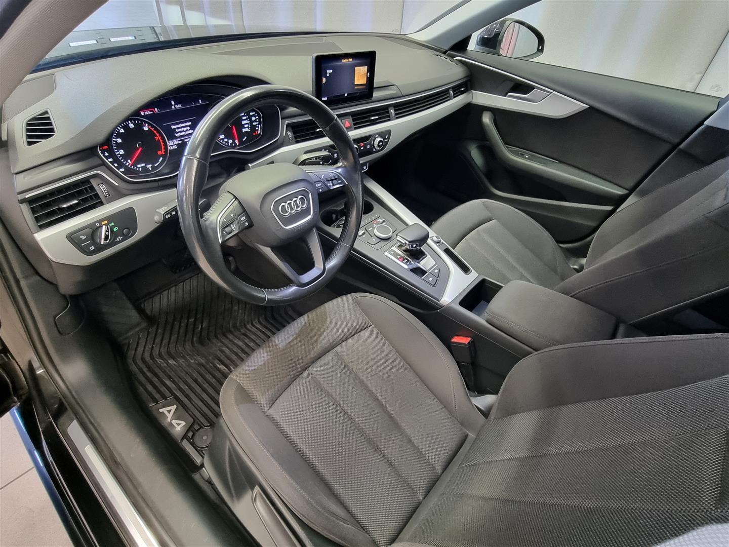 AUDI A4 2017