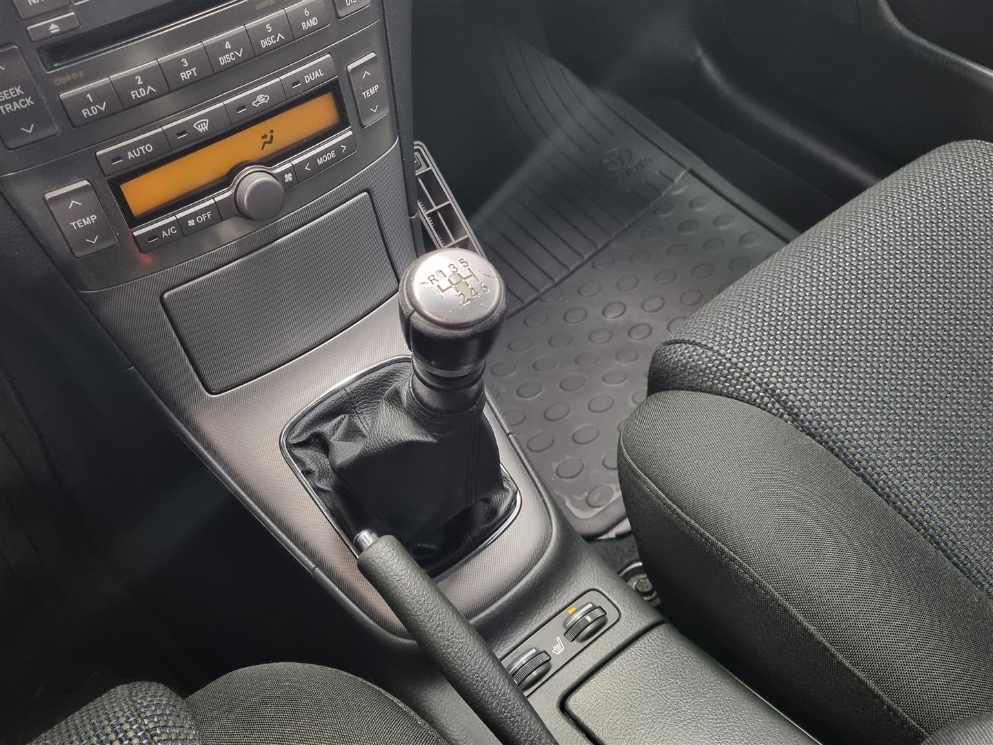 TOYOTA Avensis 2008