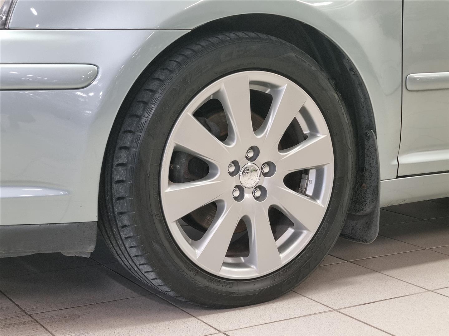 TOYOTA Avensis 2008