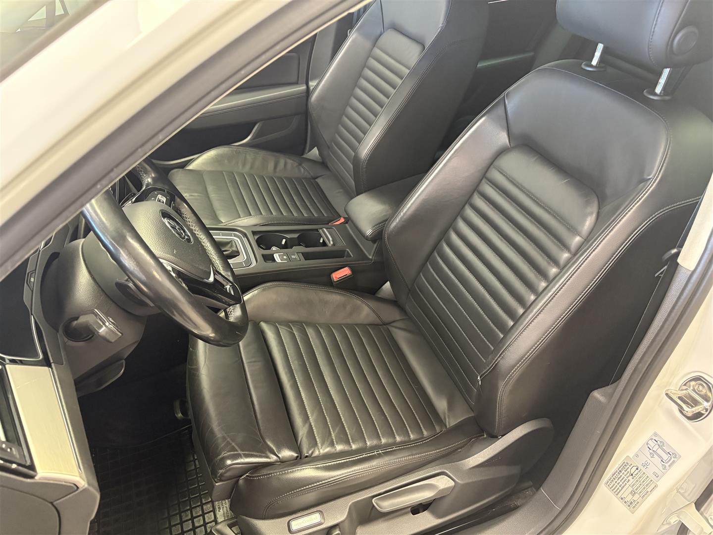 VOLKSWAGEN Passat 2017