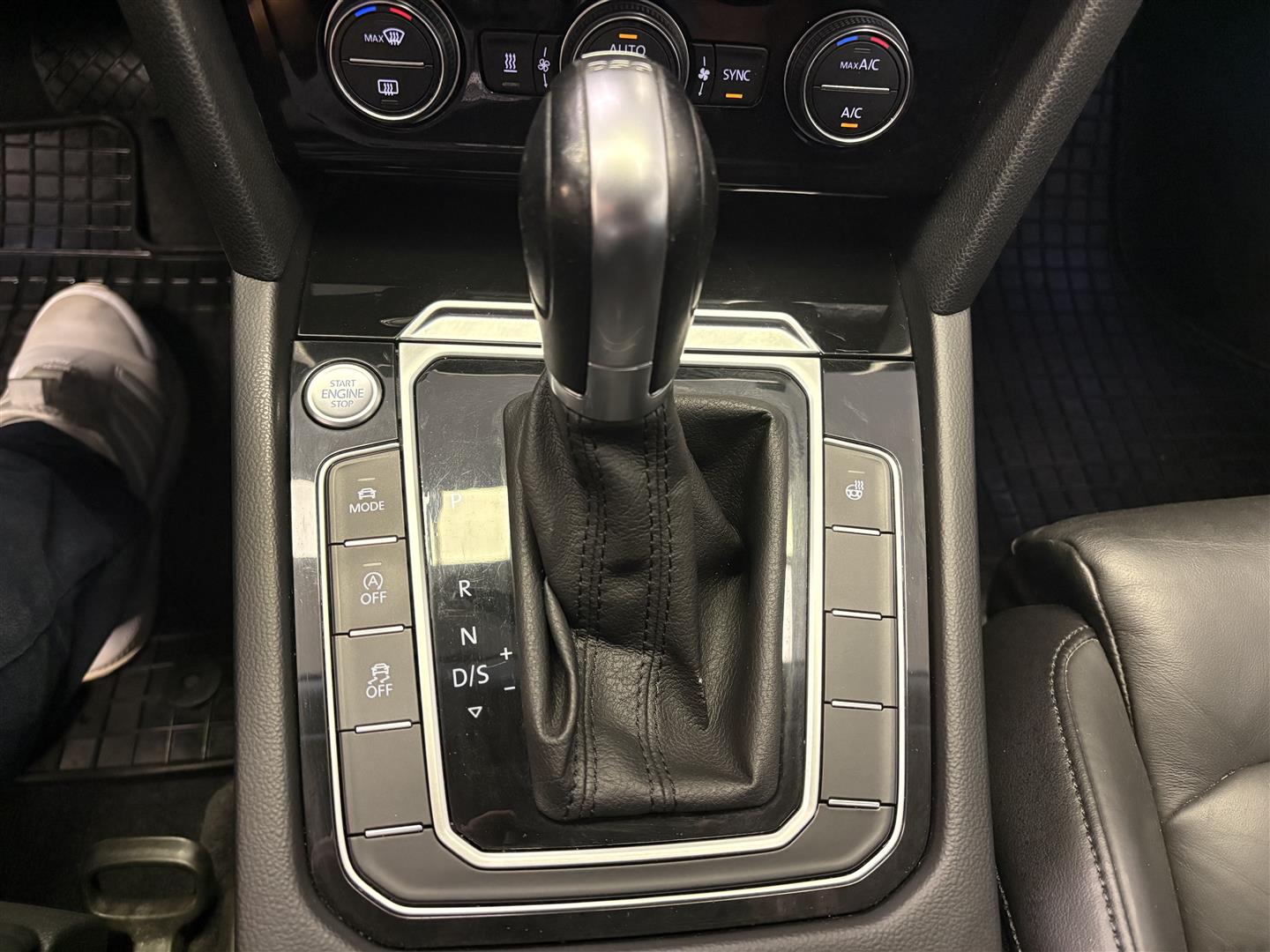 VOLKSWAGEN Passat 2017