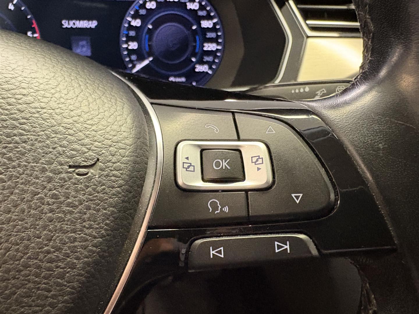 VOLKSWAGEN Passat 2017