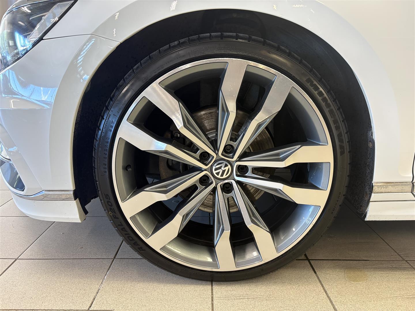 VOLKSWAGEN Passat 2017