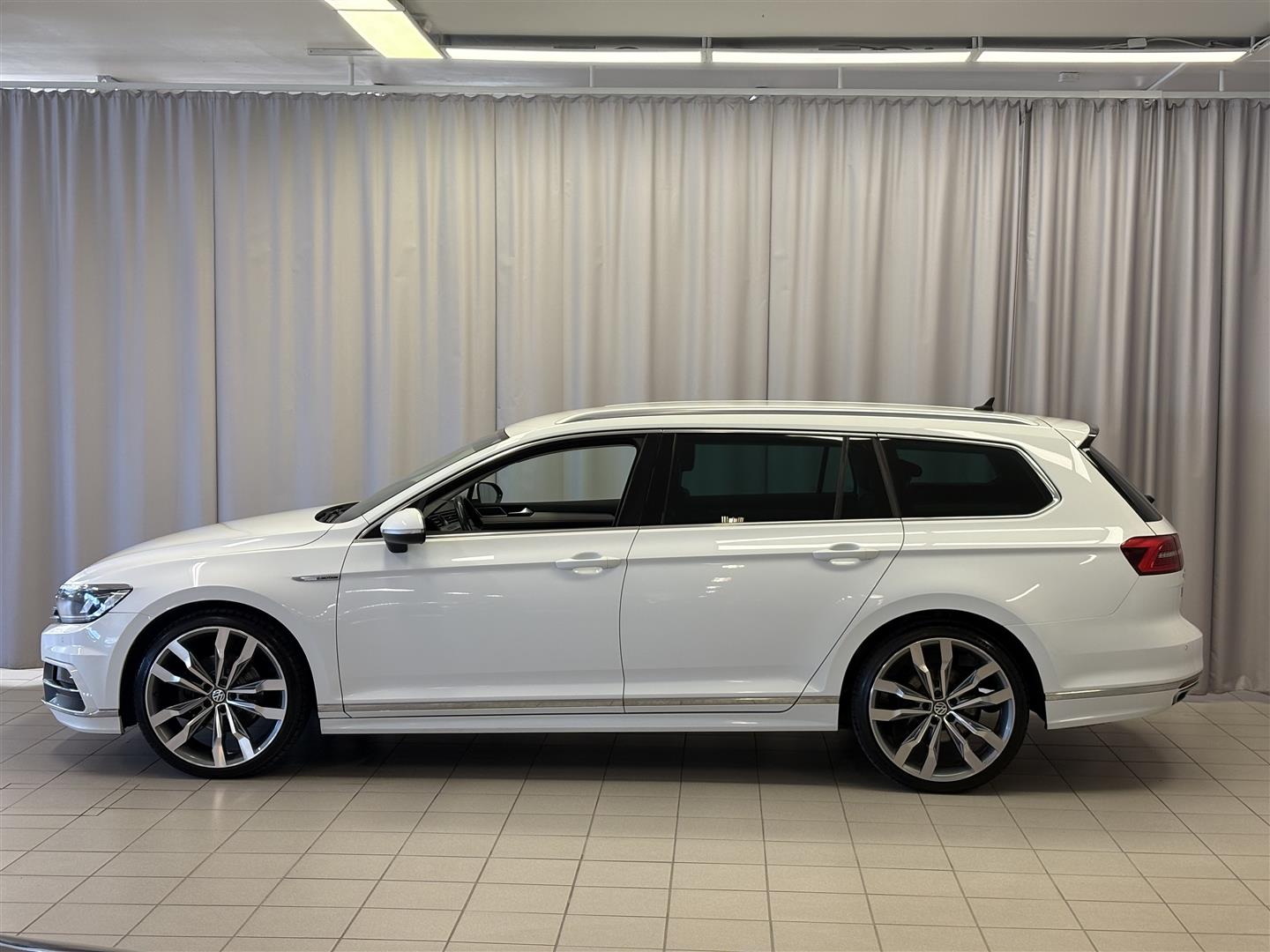 VOLKSWAGEN Passat 2017