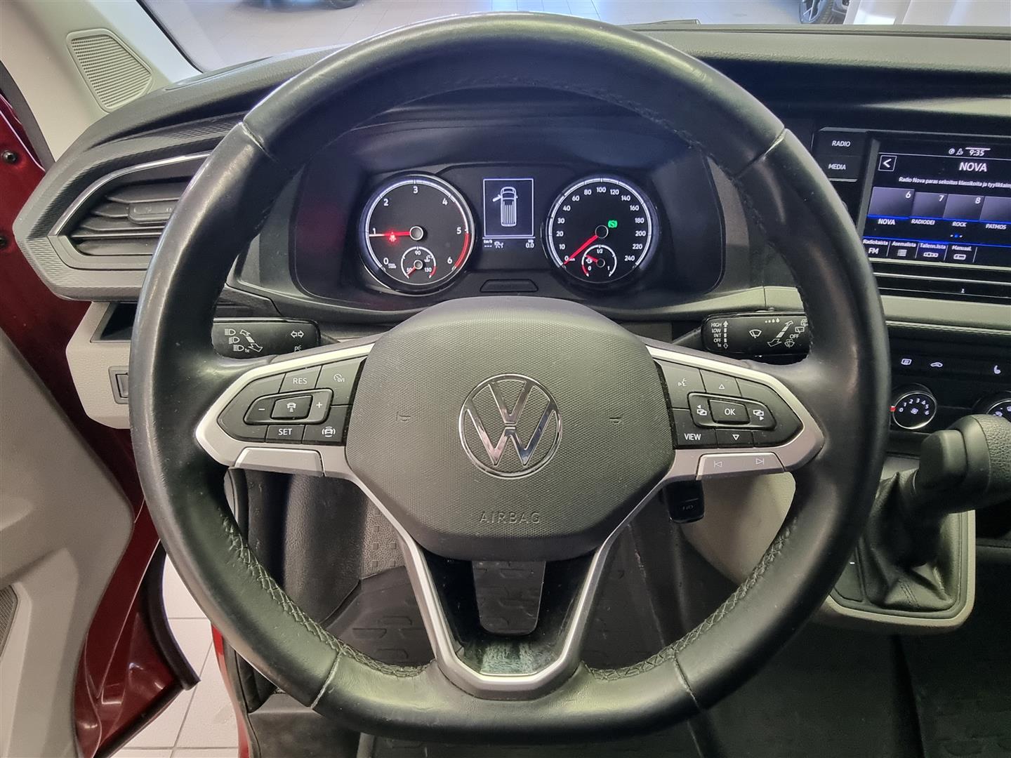 VOLKSWAGEN Transporter 2023