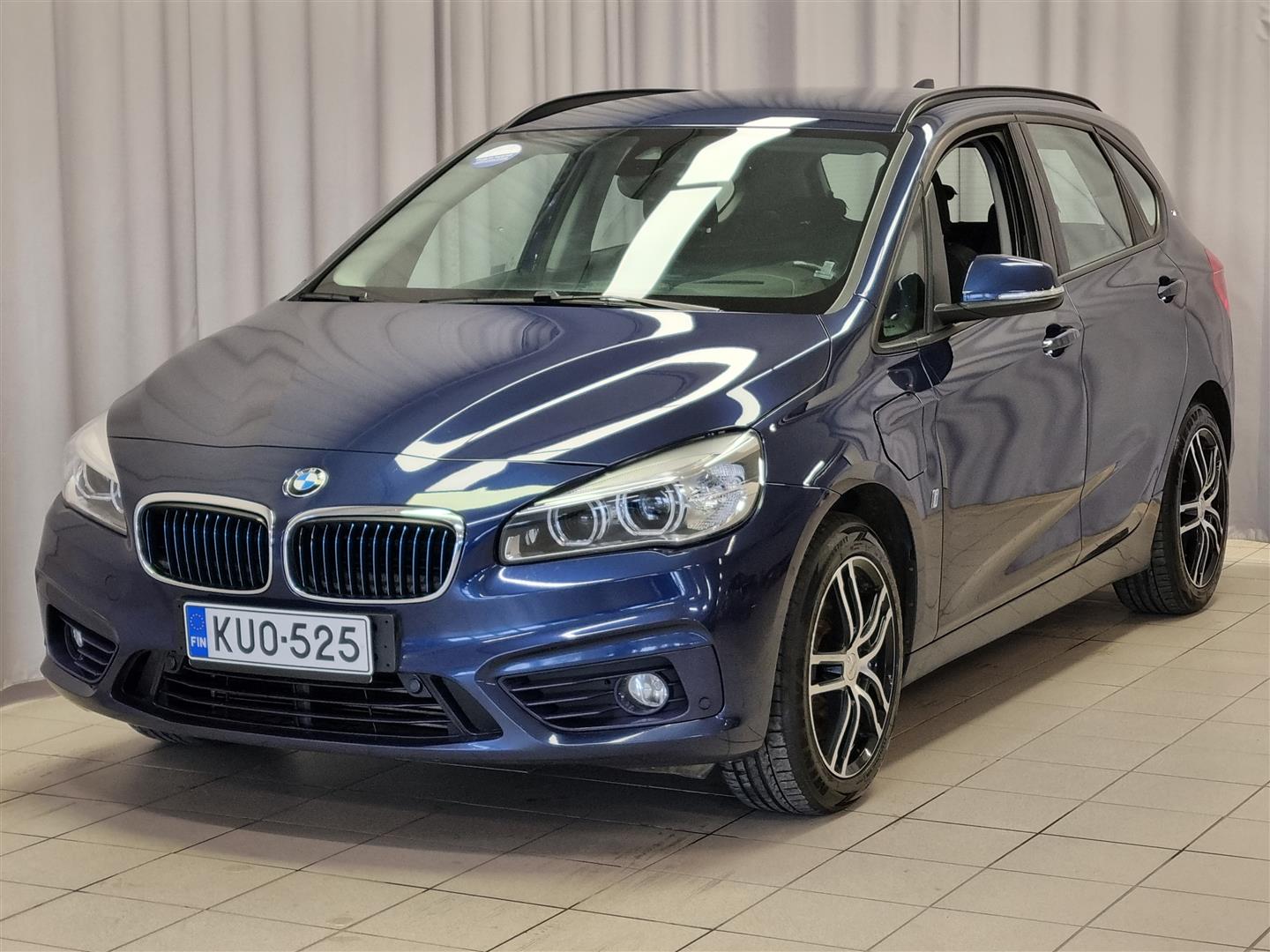 BMW 225 2016