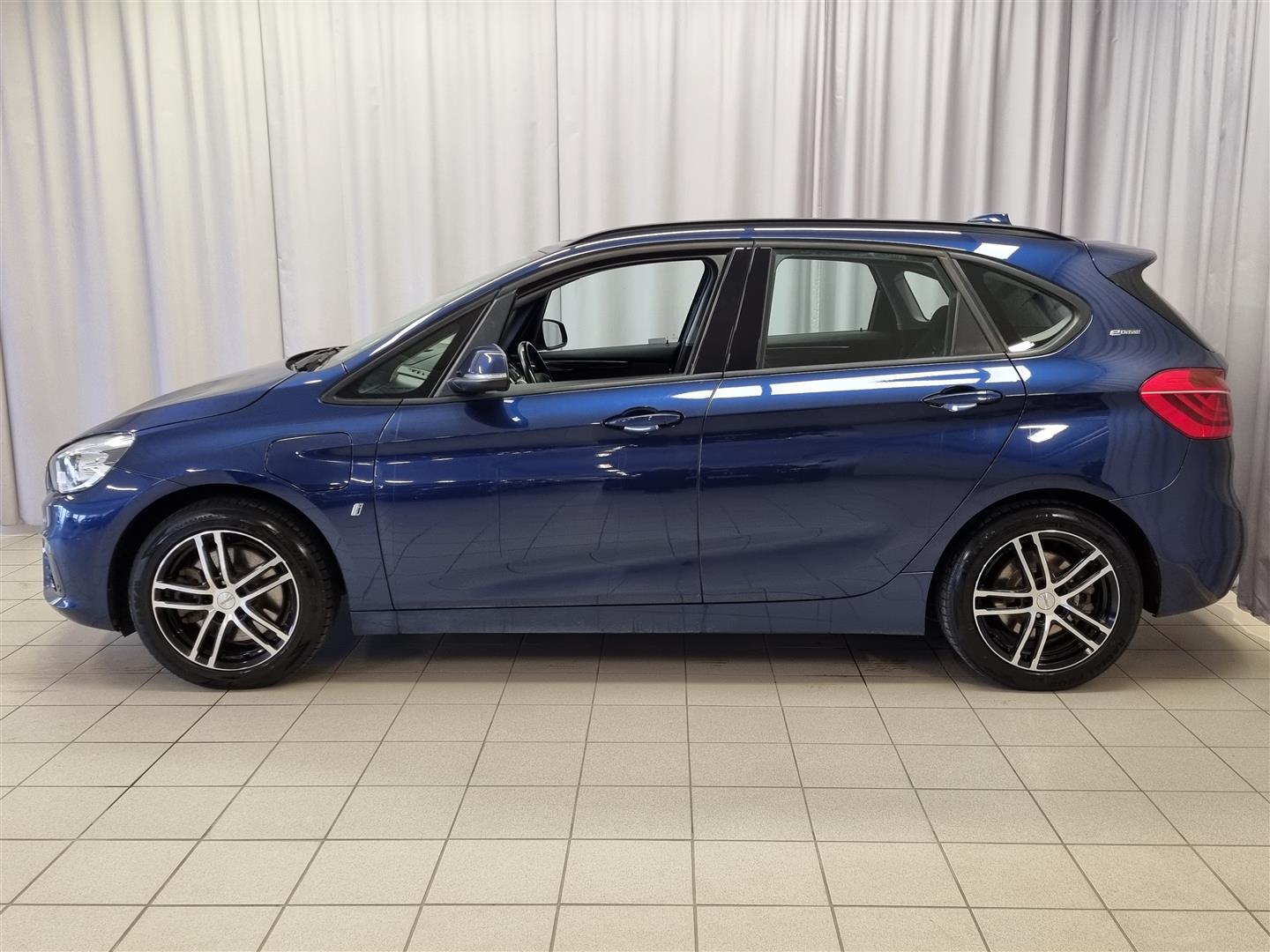 BMW 225 2016