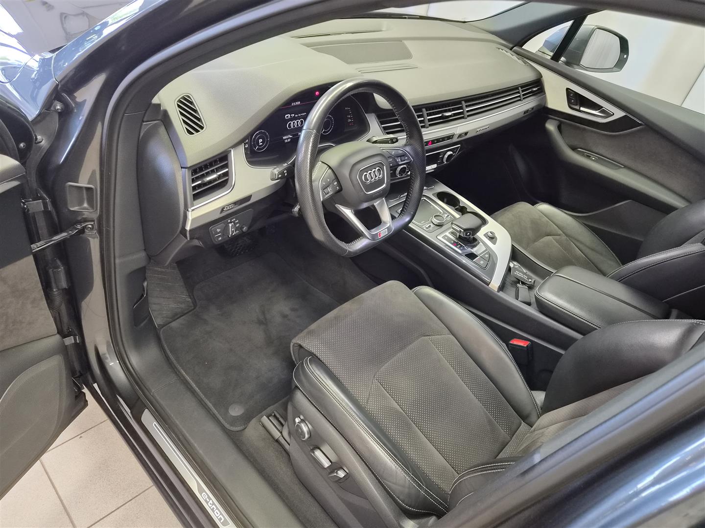 AUDI Q7 2018