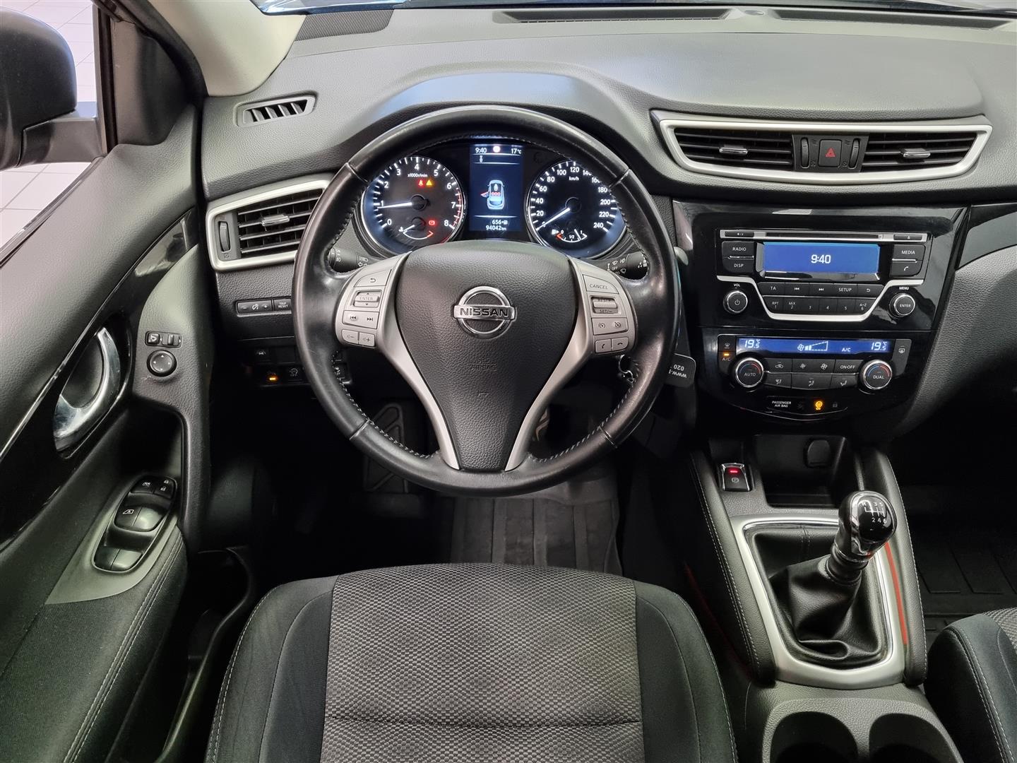 NISSAN Qashqai 2015