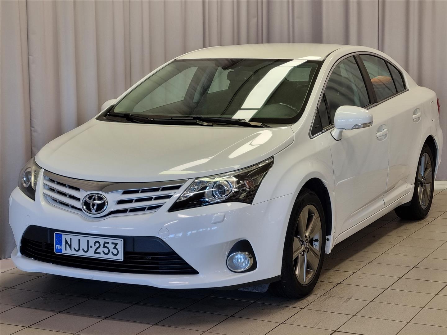 TOYOTA Avensis 2014