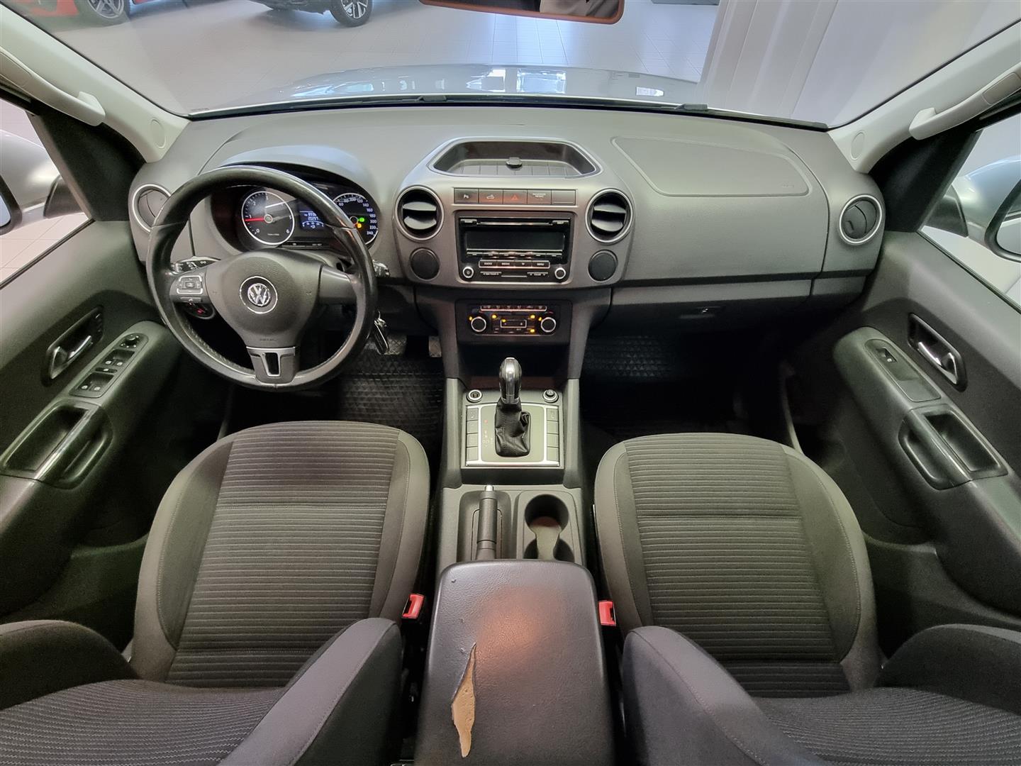 VOLKSWAGEN Amarok 2012